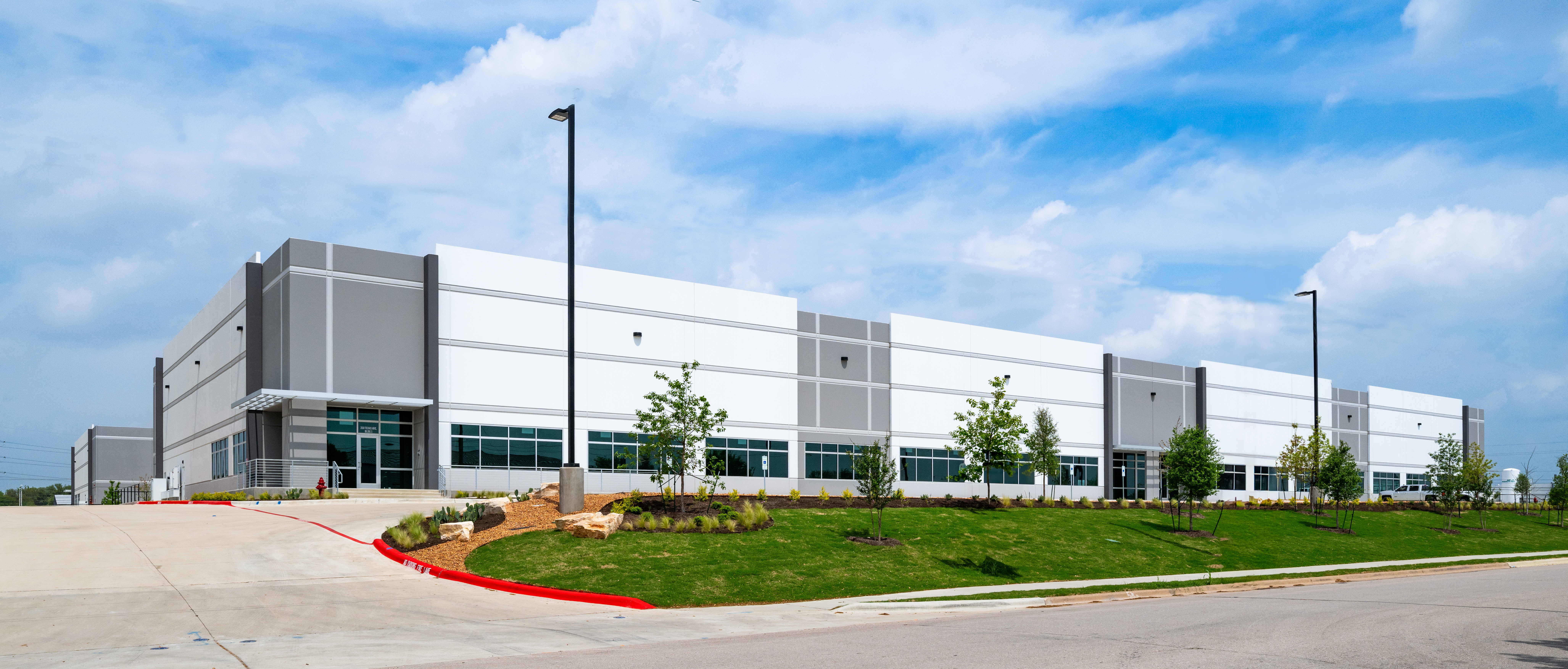 Commercial Property for Rent: What to Know Before Signing a Lease