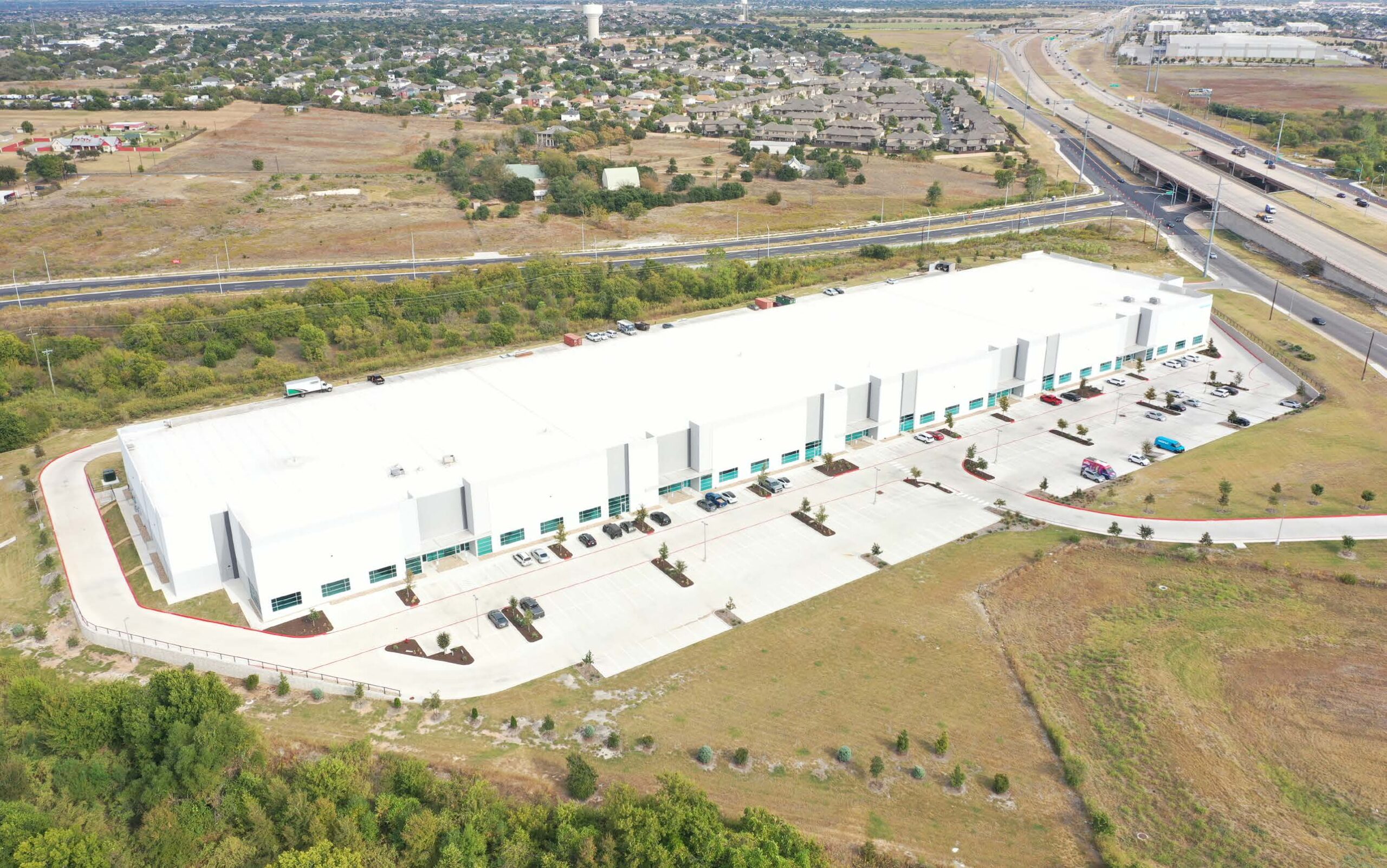 Lee & Associates – Austin Negotiates a 26,120 SF Industrial Lease Transaction IN ROUND ROCK, TX